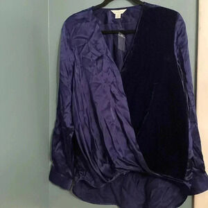 Sundance 100% silk navy blue women’s blouse -medium - velvet side - longer back